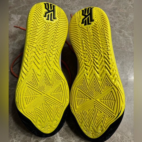 Nike Kyrie Flytrap 6 Basketball Shoes size - Picture 5 of 9